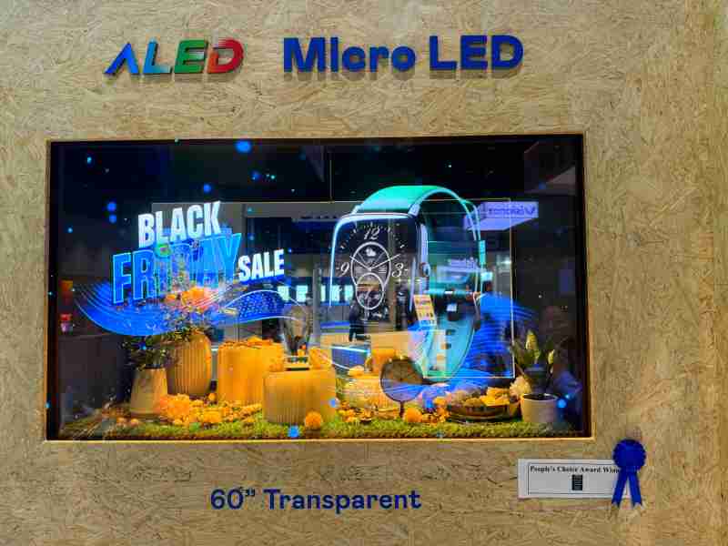 口袋牛店60吋高透明度Micro LED显示器获”最佳Micro LED技术应用奖”，，，将Micro LED面板透明化之设计特性极致发挥，，以可扩展性无缝拼接技术打造，，具备600 nits全画面亮度、、、大于60%穿透率及超过NTSC 110%的优异广色域表现，，，，可依需求灵活应用于各种场域